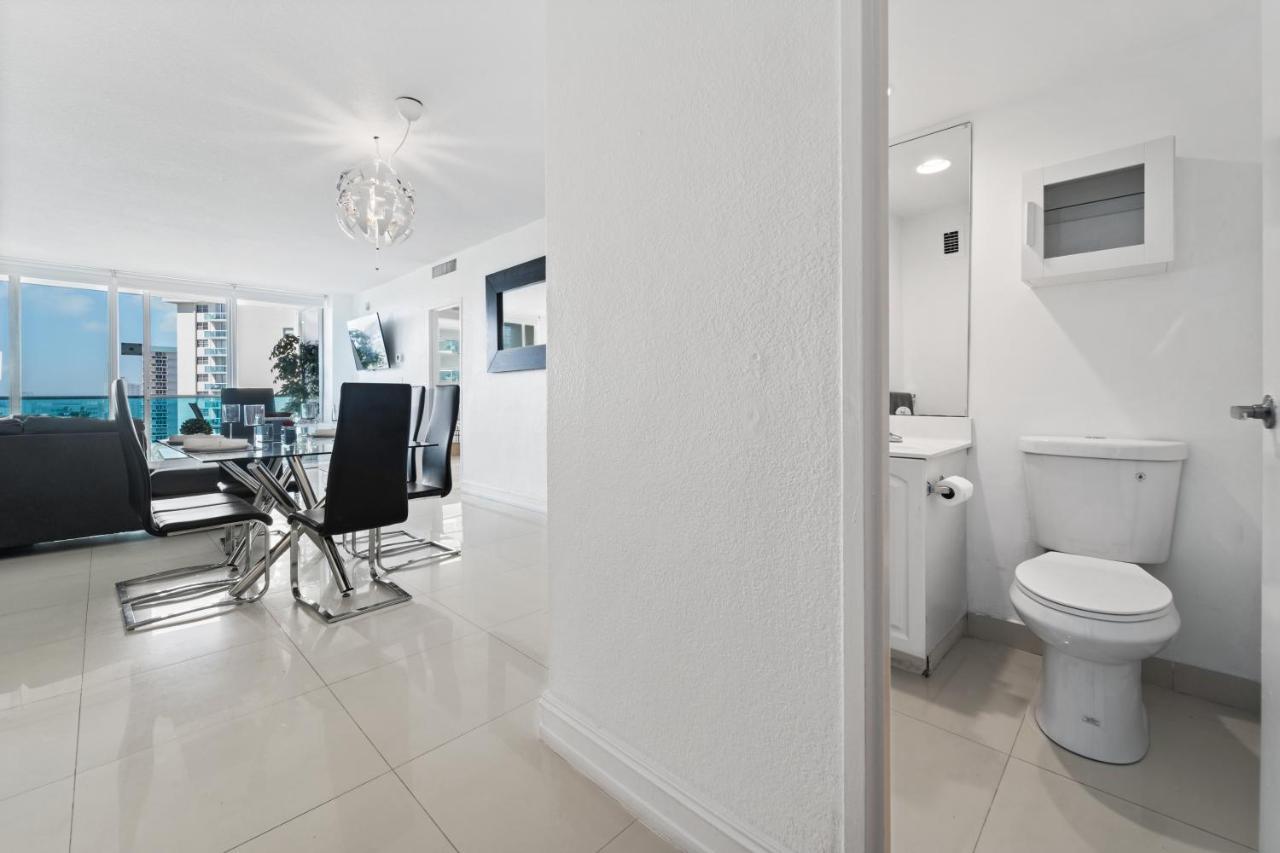 Luxury Beachfront Condo Private Beach Access, Pool & Game Room!!! ハリウッド エクステリア 写真